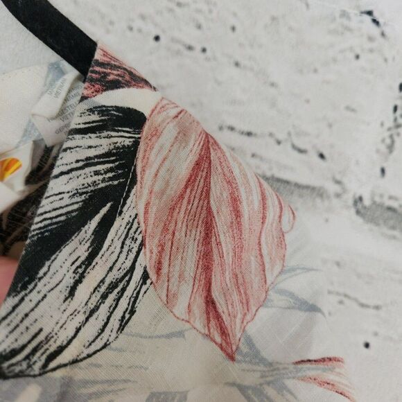 C&C California Women's 100% Linen Button Back Floral Short Sleeve Shirt Medium - Picture 9 of 12